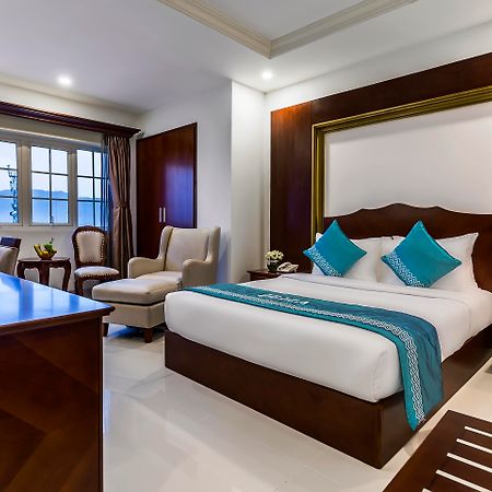 Ibiza Riverfront Da Nang Hotel Powered By Aston Esterno foto