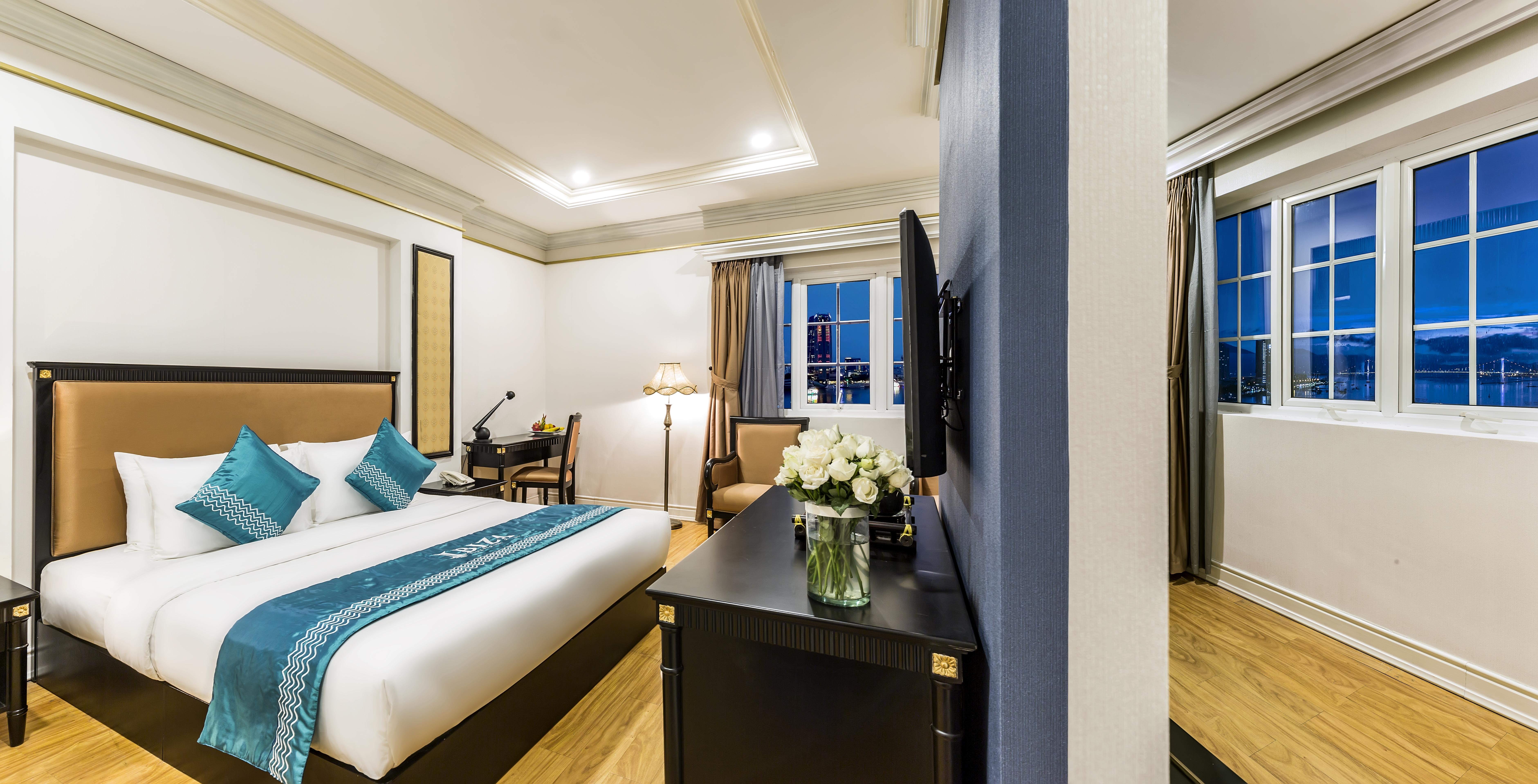 Ibiza Riverfront Da Nang Hotel Powered By Aston Esterno foto