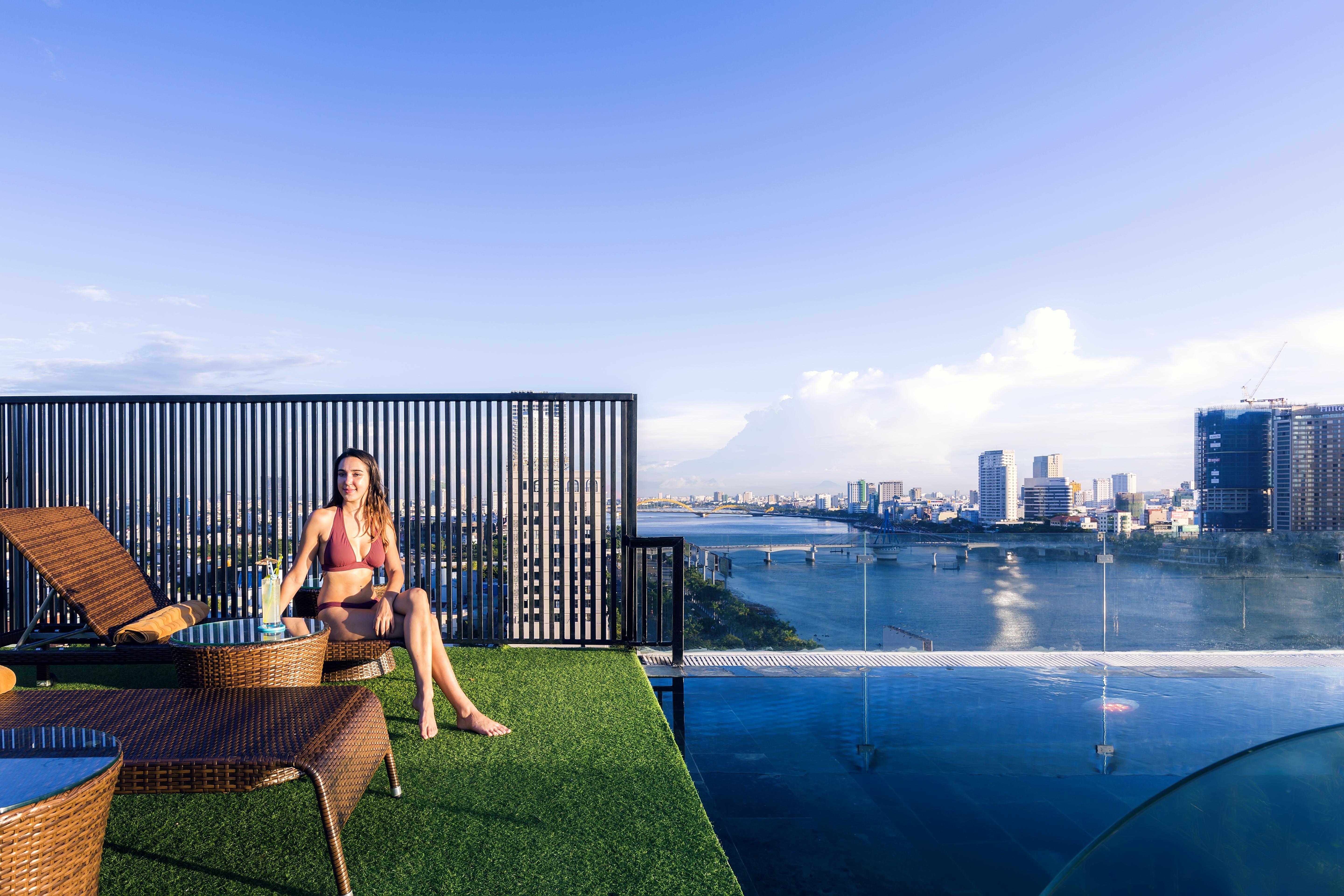 Ibiza Riverfront Da Nang Hotel Powered By Aston Esterno foto