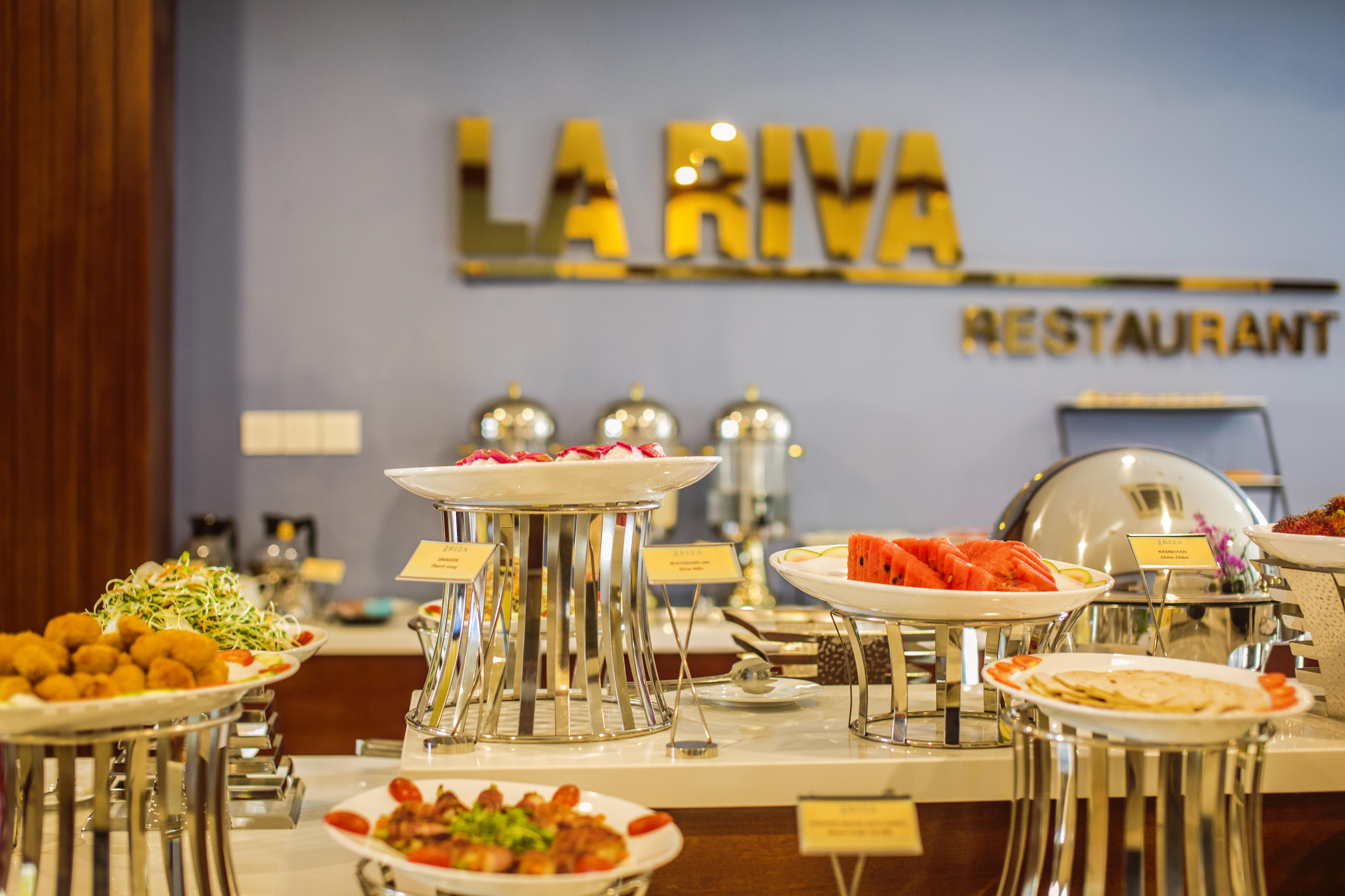 Ibiza Riverfront Da Nang Hotel Powered By Aston Esterno foto