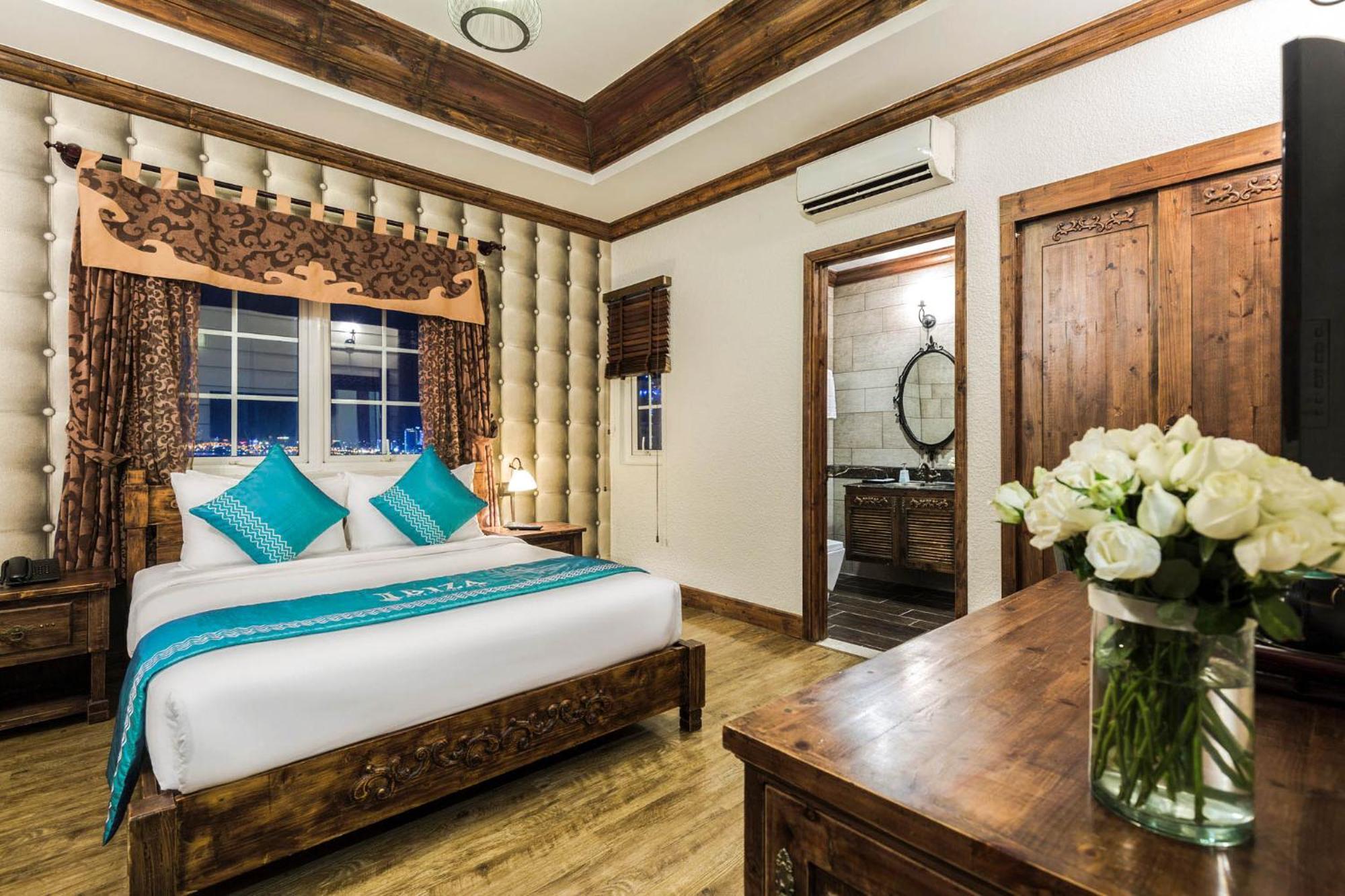 Ibiza Riverfront Da Nang Hotel Powered By Aston Esterno foto