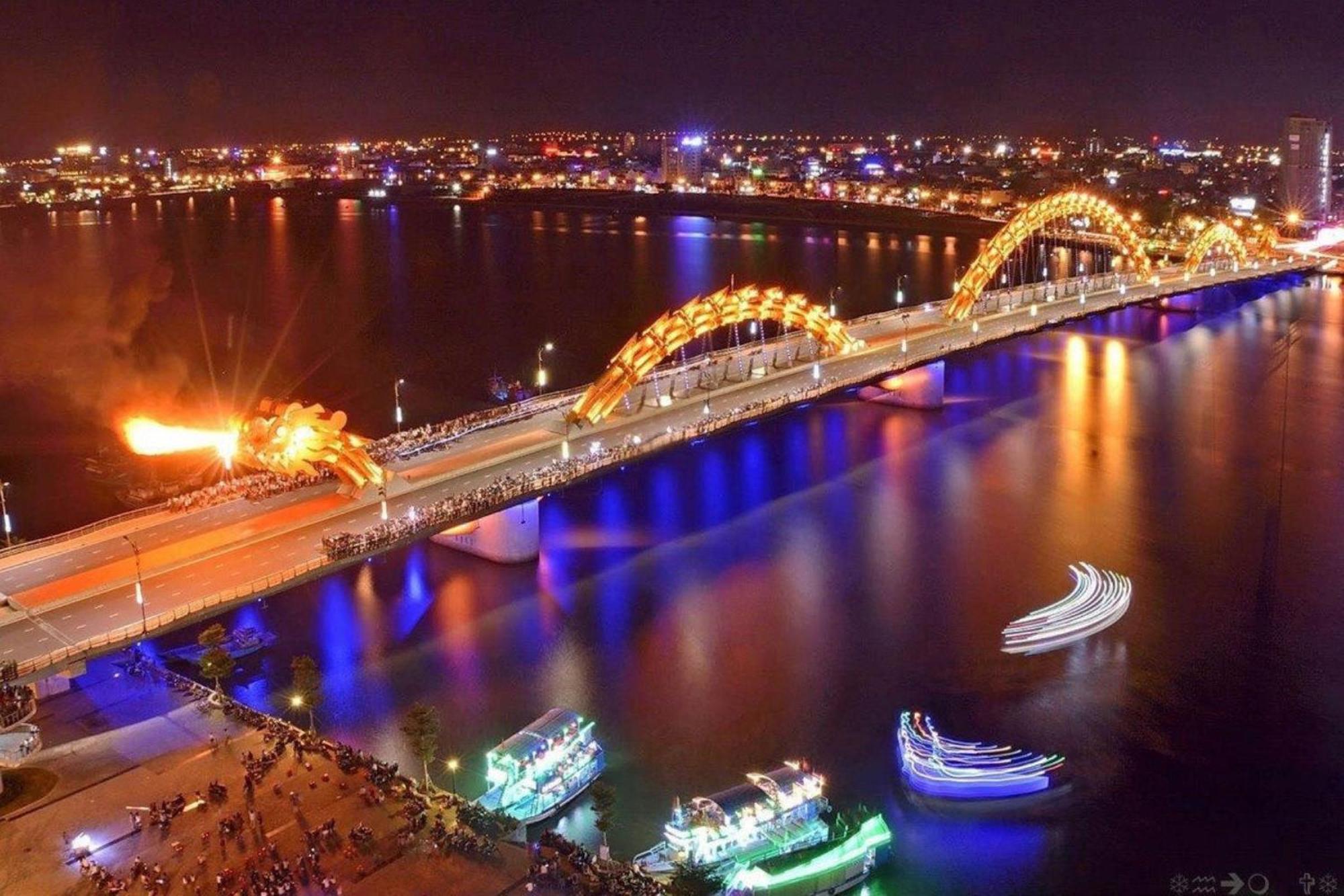 Ibiza Riverfront Da Nang Hotel Powered By Aston Esterno foto