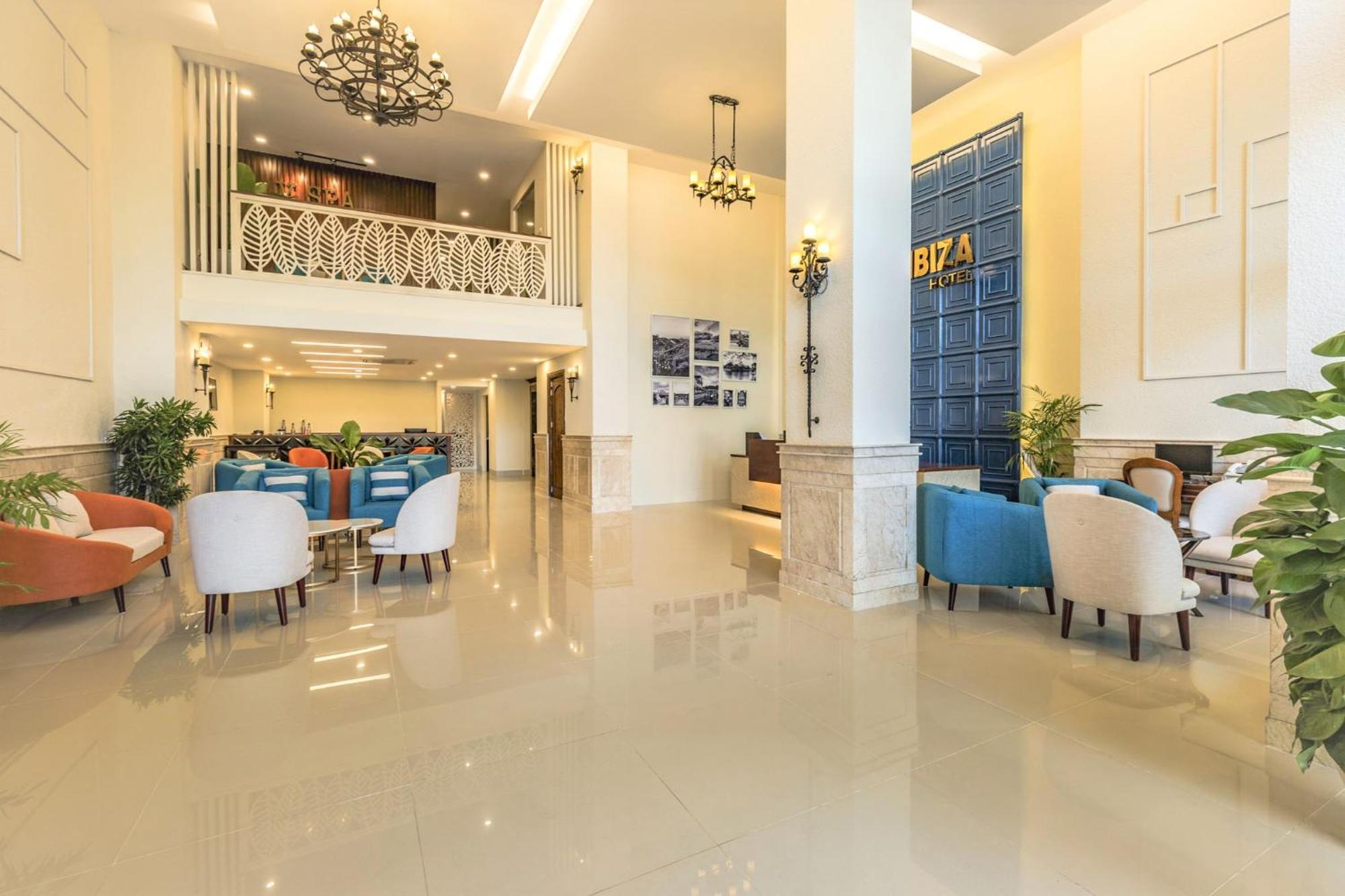 Ibiza Riverfront Da Nang Hotel Powered By Aston Esterno foto