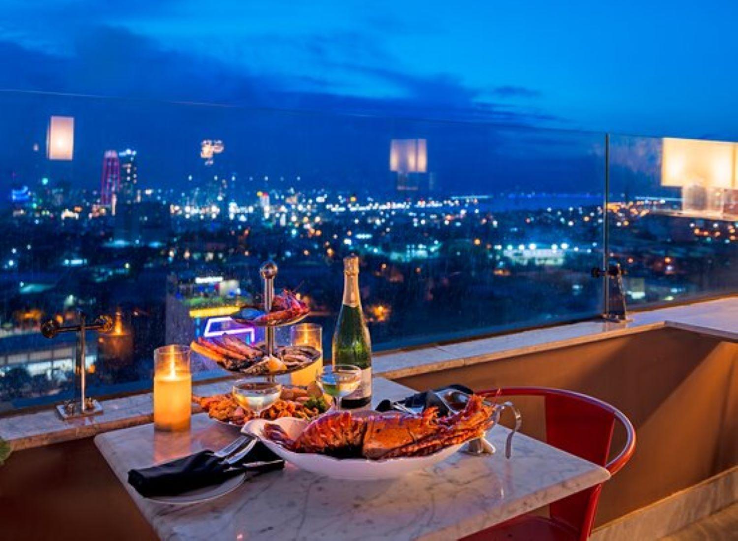 Ibiza Riverfront Da Nang Hotel Powered By Aston Esterno foto