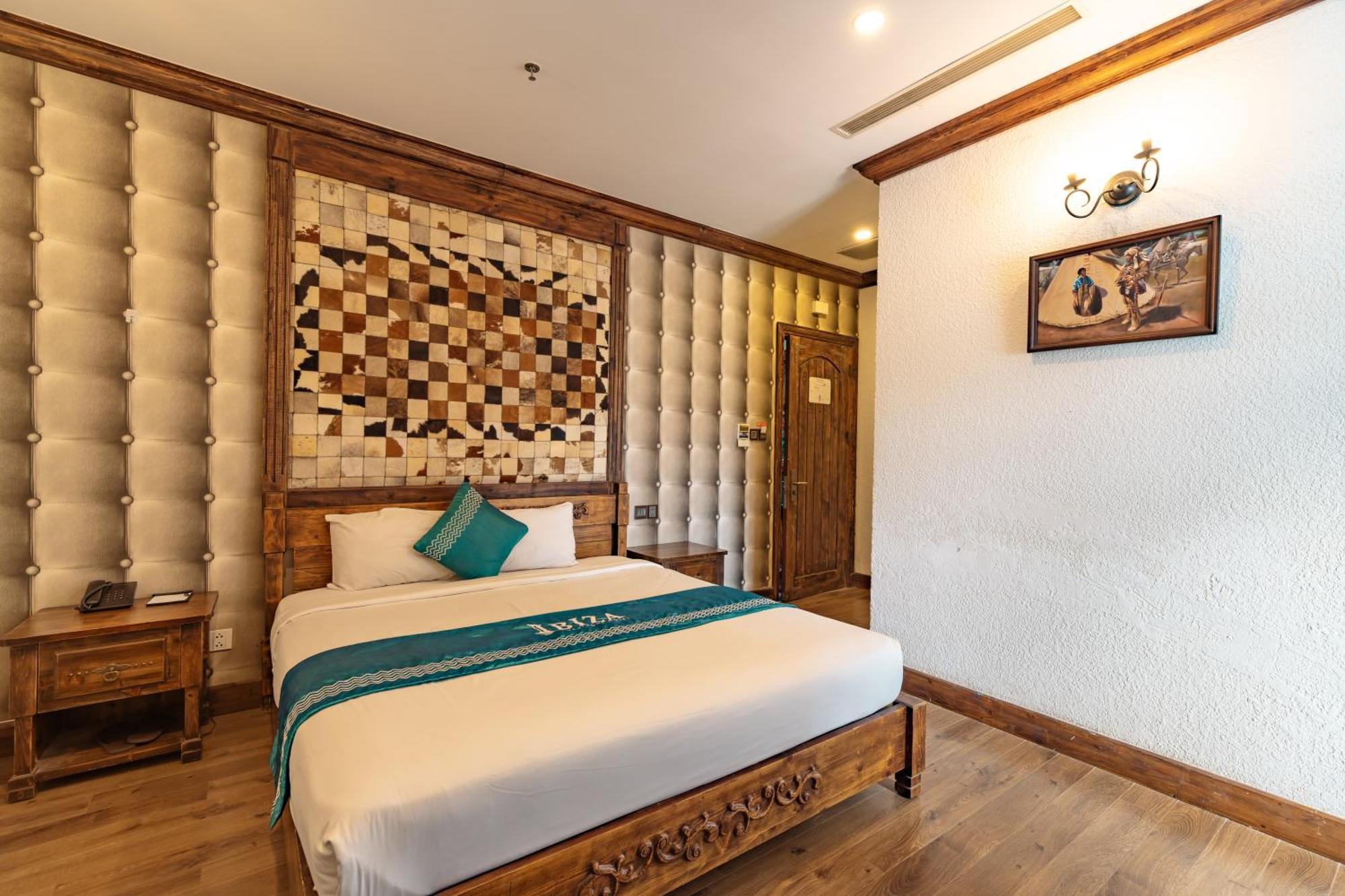 Ibiza Riverfront Da Nang Hotel Powered By Aston Esterno foto