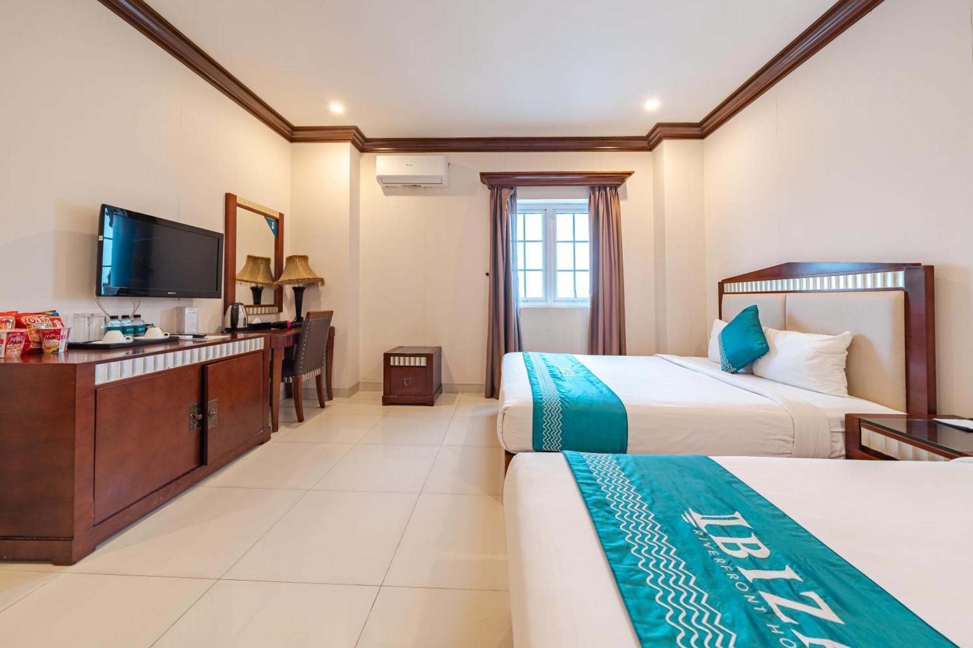 Ibiza Riverfront Da Nang Hotel Powered By Aston Esterno foto
