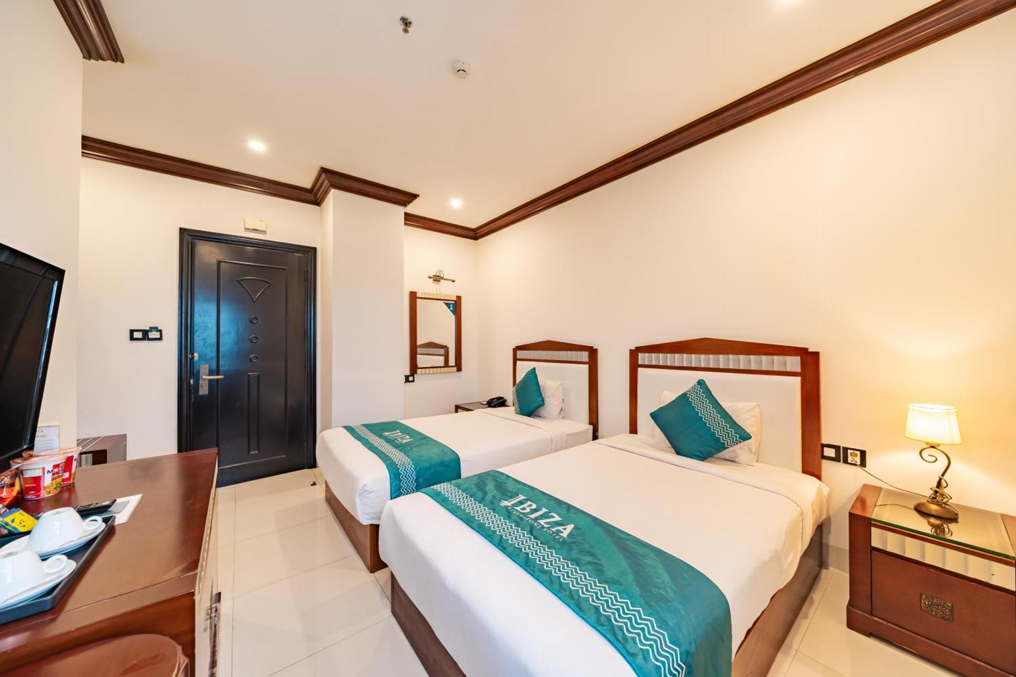Ibiza Riverfront Da Nang Hotel Powered By Aston Esterno foto