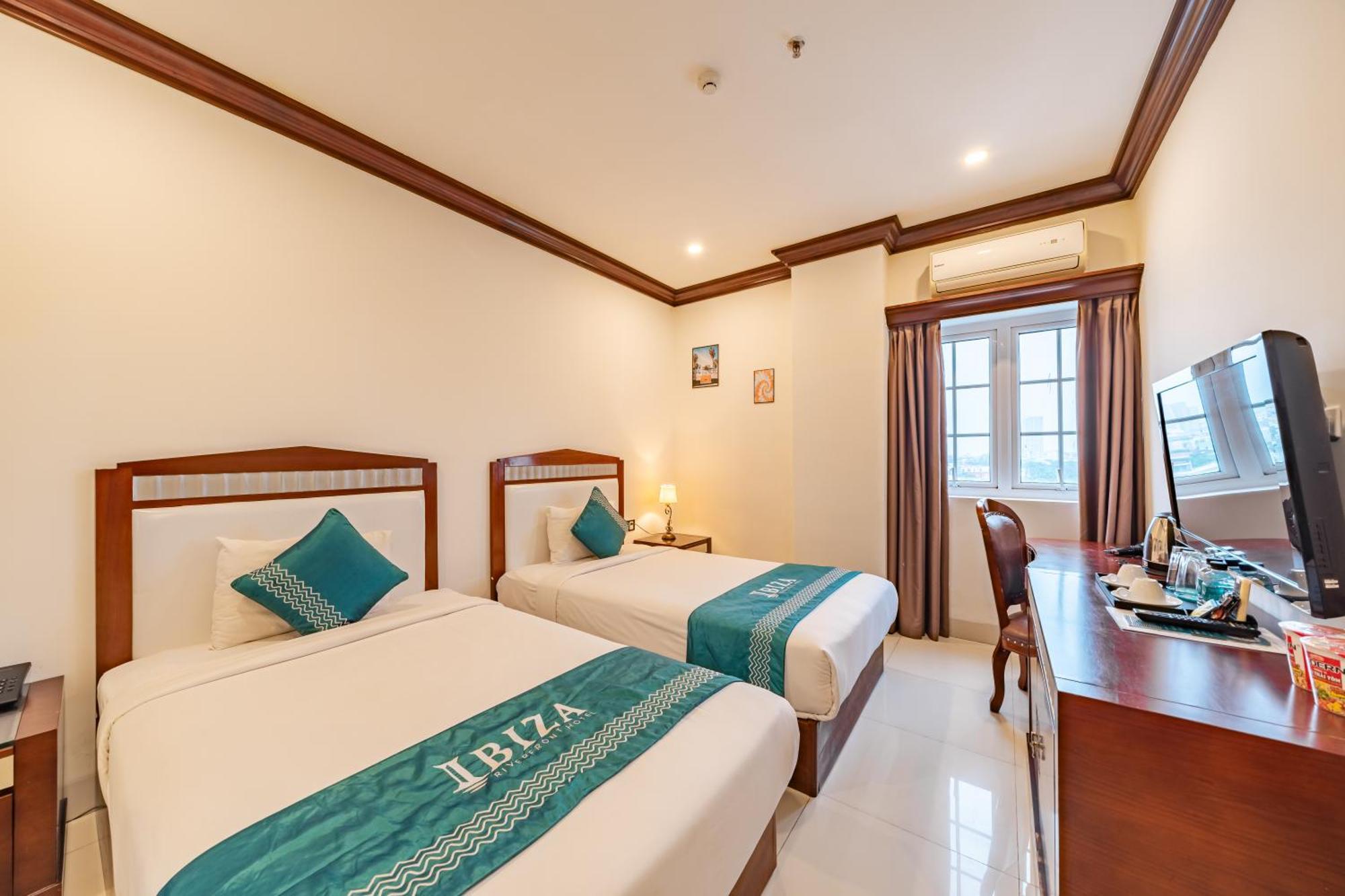 Ibiza Riverfront Da Nang Hotel Powered By Aston Esterno foto
