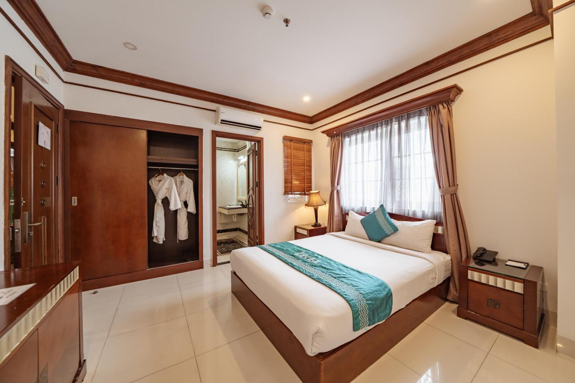 Ibiza Riverfront Da Nang Hotel Powered By Aston Esterno foto